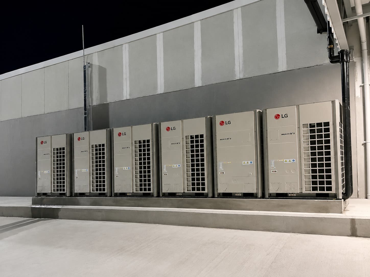 Unidade de tratamento de ar em ambiente técnico