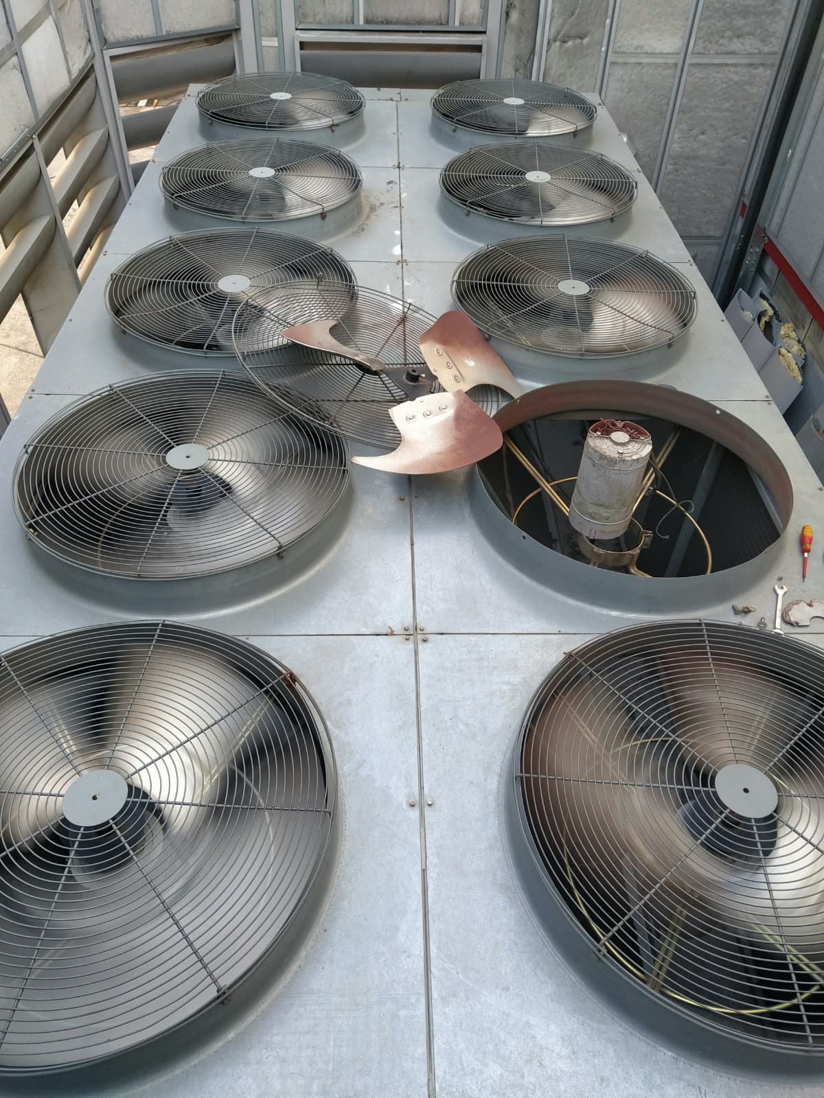 Manutenção corretiva em unidade de climatização